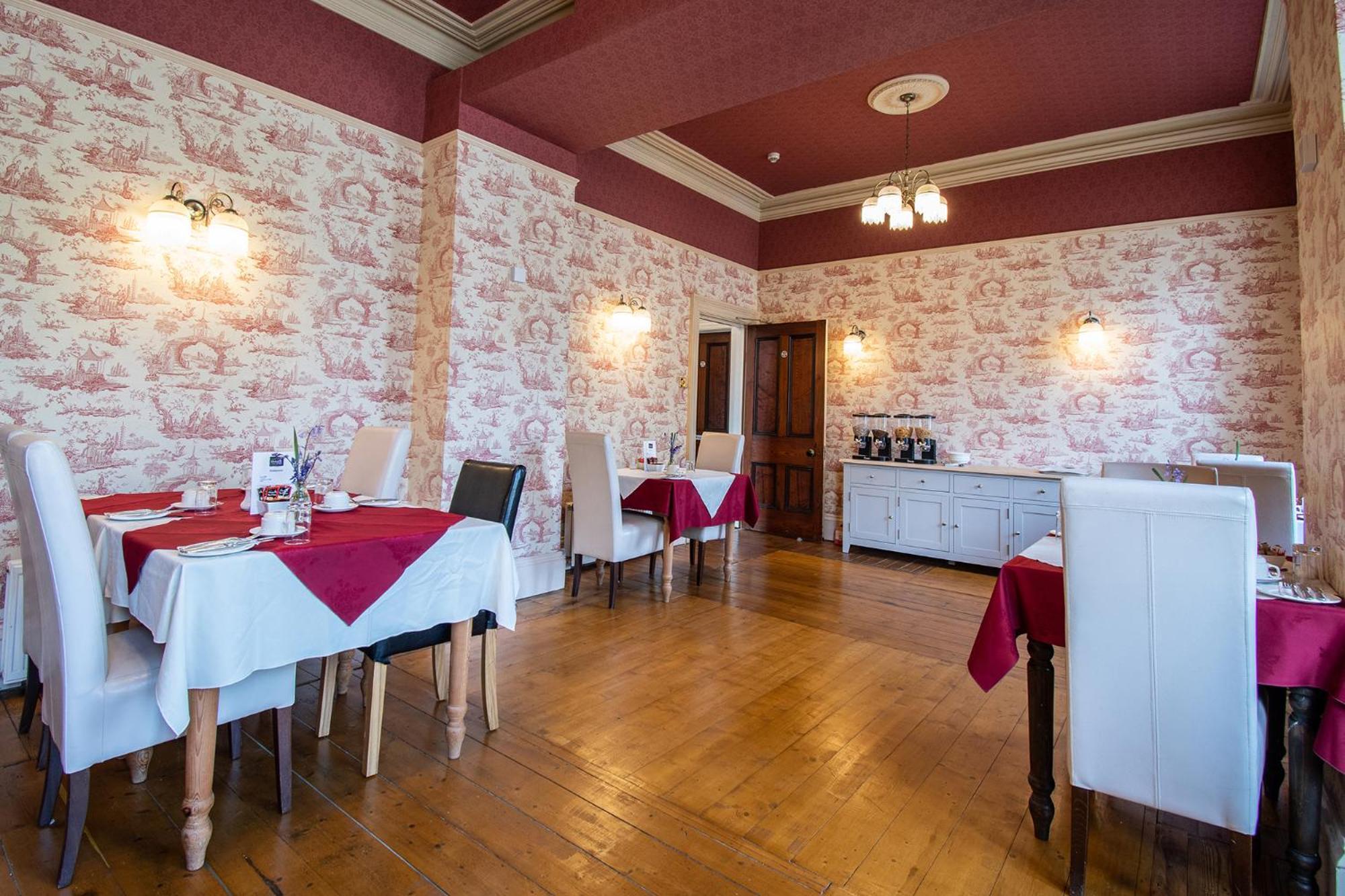 Dolafon Guest House 兰贝里斯 外观 照片